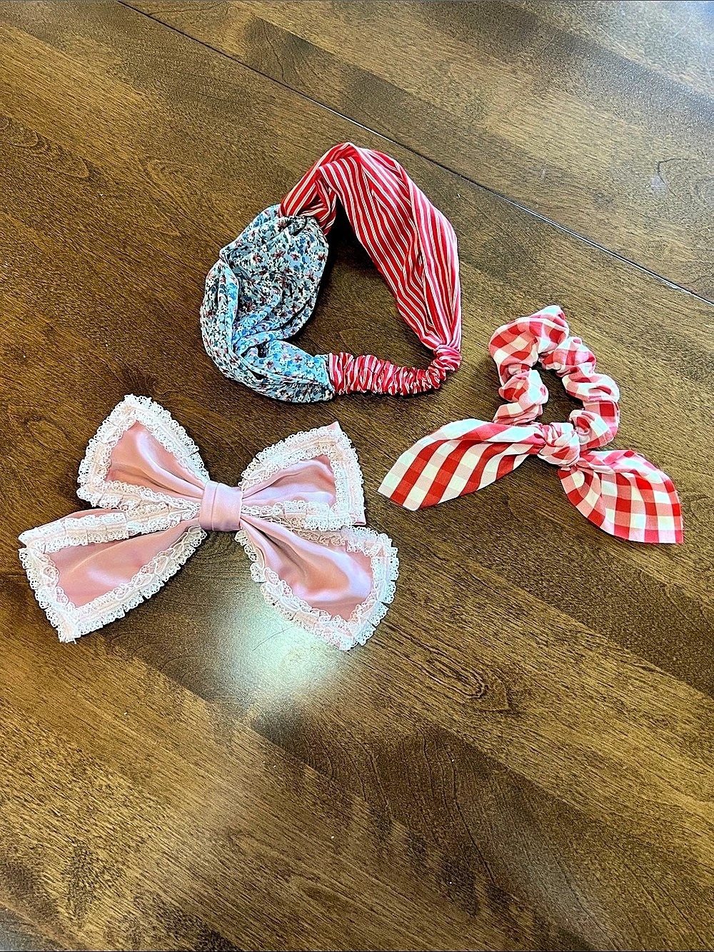 Hair Accessories Set in Pink & Red Like New